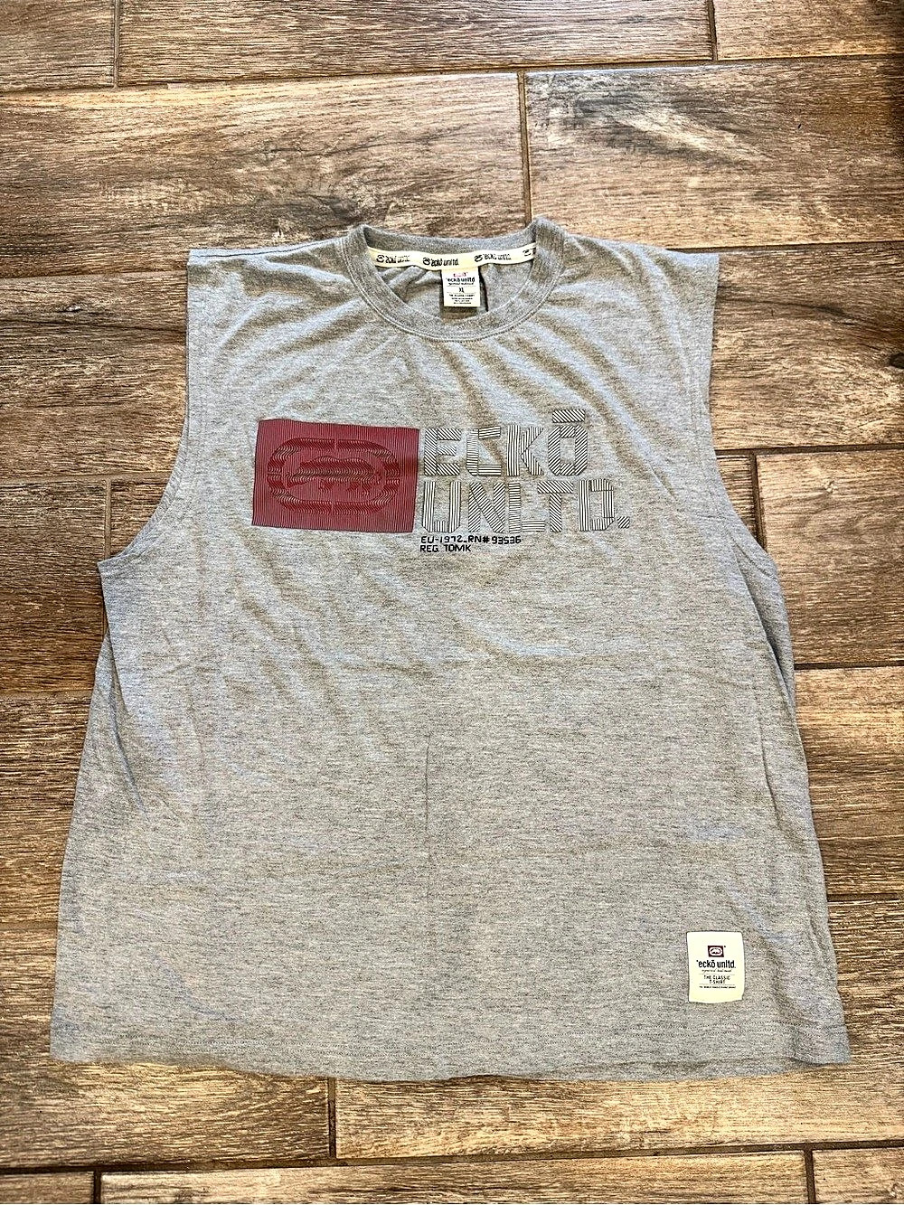 Ecko Unltd. The Classic T-Shirt. Graphic Gray & Red Tank Top Size XL Y2K